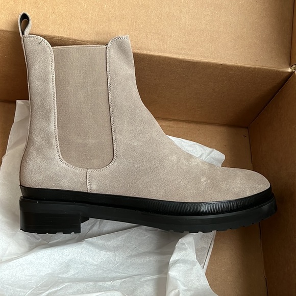 Aerosoles Women's Camila Chelsea Boot Size: 11 - Picture 4 of 11